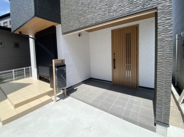 玄関ポーチ