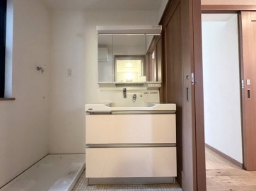 洗面化粧台（before)