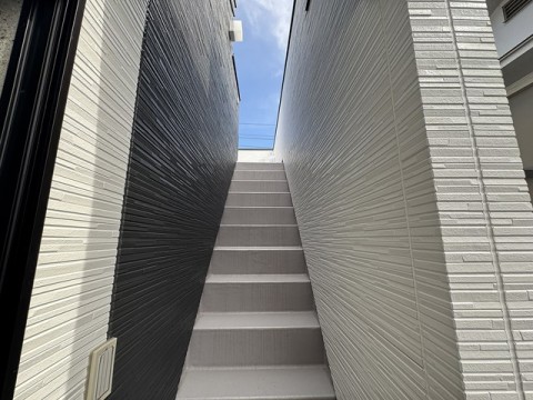 バルコニー階段